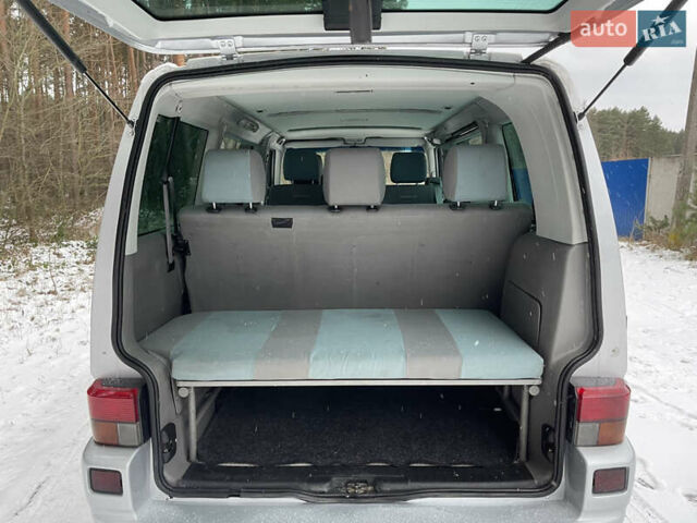 Сірий Фольксваген Мультиван, об'ємом двигуна 2.5 л та пробігом 420 тис. км за 9850 $, фото 13 на Automoto.ua