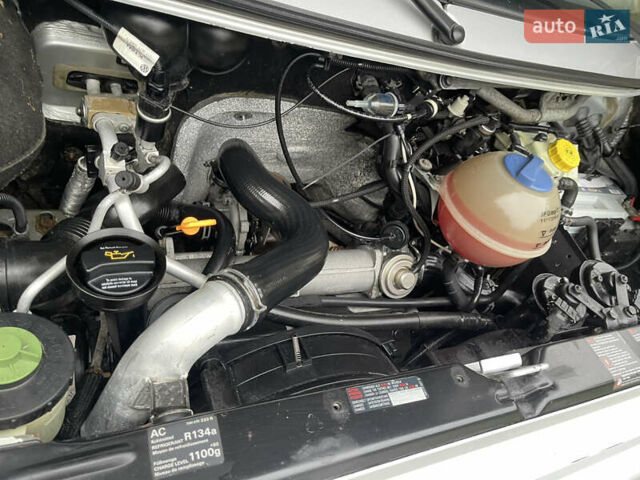 Фольксваген Мультиван 2003 в Радивилове на Automoto.ua Серый Фольксваген Мультиван, объемом двигателя 2.5 л и пробегом 420 тыс. км за 10800 $, фото 90 на Automoto.ua