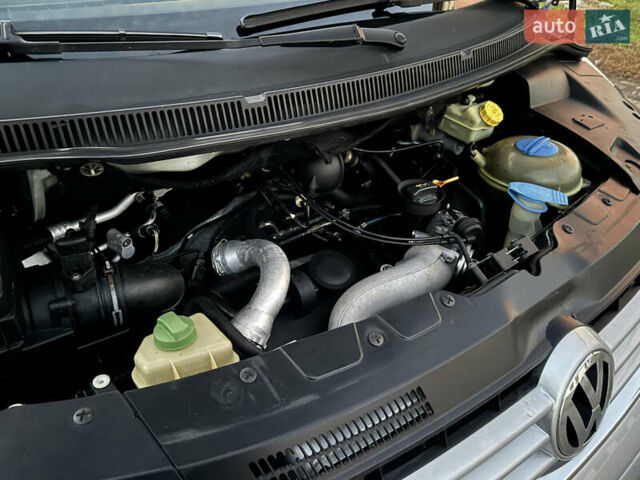 Сірий Фольксваген Мультиван, об'ємом двигуна 2.5 л та пробігом 290 тис. км за 8950 $, фото 47 на Automoto.ua