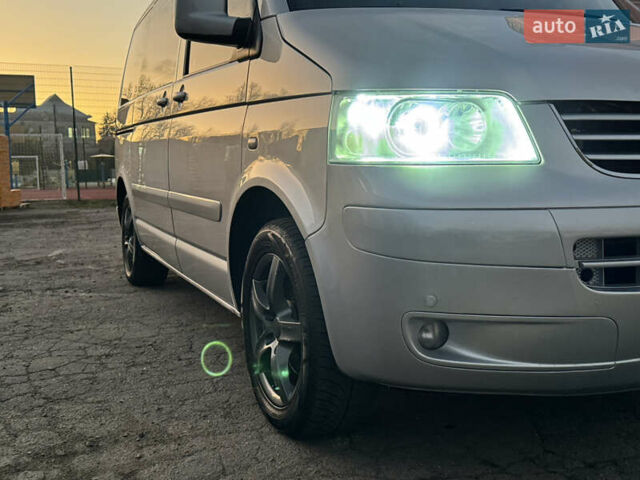 Сірий Фольксваген Мультиван, об'ємом двигуна 2.5 л та пробігом 290 тис. км за 8950 $, фото 11 на Automoto.ua