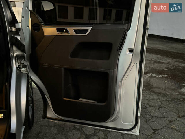 Сірий Фольксваген Мультиван, об'ємом двигуна 2.5 л та пробігом 290 тис. км за 8950 $, фото 36 на Automoto.ua