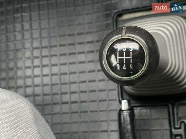 Фольксваген Мультиван 2003 в Радивилове на Automoto.ua Серый Фольксваген Мультиван, объемом двигателя 2.5 л и пробегом 420 тыс. км за 10800 $, фото 20 на Automoto.ua