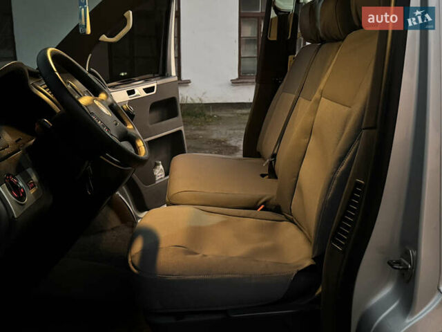 Сірий Фольксваген Мультиван, об'ємом двигуна 2.5 л та пробігом 290 тис. км за 8950 $, фото 16 на Automoto.ua