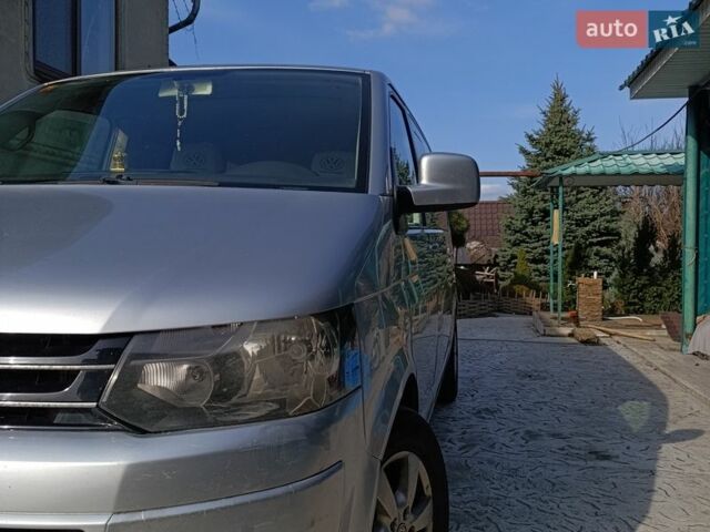 Серый Фольксваген Мультиван, объемом двигателя 2.5 л и пробегом 290 тыс. км за 12700 $, фото 4 на Automoto.ua