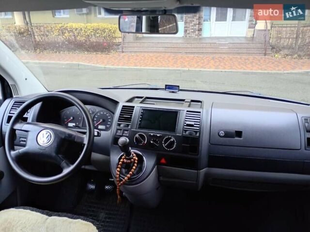 Серый Фольксваген Мультиван, объемом двигателя 2.5 л и пробегом 349 тыс. км за 6900 $, фото 6 на Automoto.ua