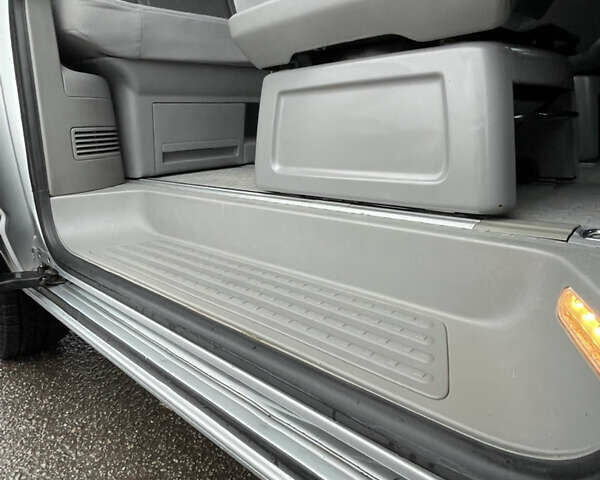 Серый Фольксваген Мультиван, объемом двигателя 1.98 л и пробегом 116 тыс. км за 14000 $, фото 38 на Automoto.ua