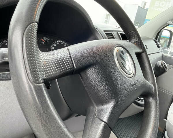 Серый Фольксваген Мультиван, объемом двигателя 1.98 л и пробегом 116 тыс. км за 14000 $, фото 23 на Automoto.ua