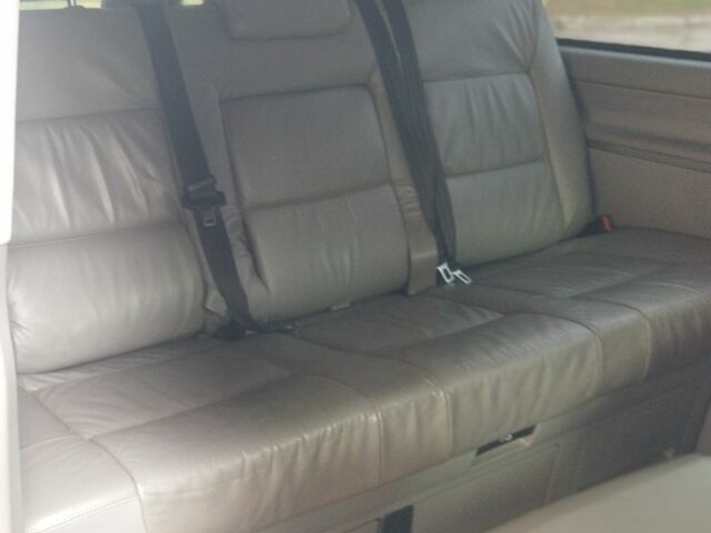 Сірий Фольксваген Мультиван, об'ємом двигуна 2.5 л та пробігом 328 тис. км за 12800 $, фото 5 на Automoto.ua