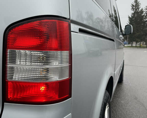 Серый Фольксваген Мультиван, объемом двигателя 1.98 л и пробегом 116 тыс. км за 14000 $, фото 8 на Automoto.ua