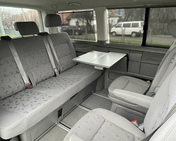 Серый Фольксваген Мультиван, объемом двигателя 1.98 л и пробегом 116 тыс. км за 14000 $, фото 41 на Automoto.ua