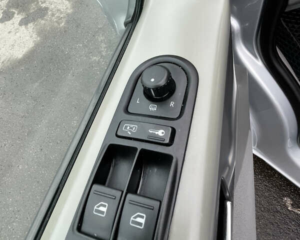 Серый Фольксваген Мультиван, объемом двигателя 1.98 л и пробегом 116 тыс. км за 14000 $, фото 21 на Automoto.ua