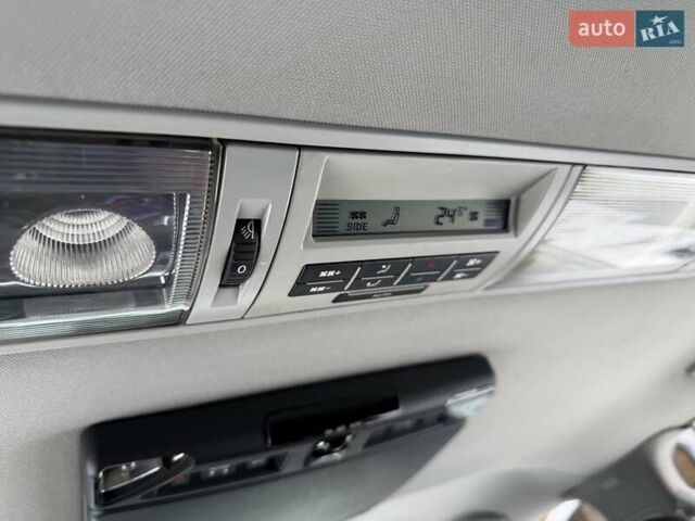 Серый Фольксваген Мультиван, объемом двигателя 2.46 л и пробегом 230 тыс. км за 9900 $, фото 15 на Automoto.ua