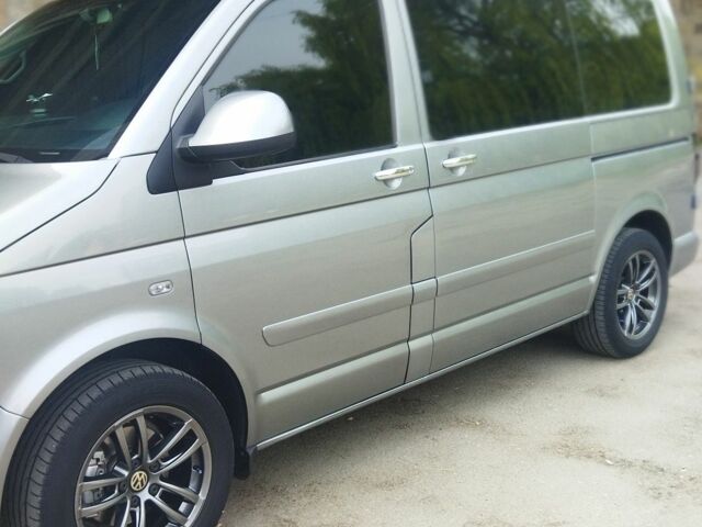 Серый Фольксваген Мультиван, объемом двигателя 0 л и пробегом 328 тыс. км за 12800 $, фото 2 на Automoto.ua