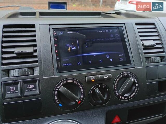 Серый Фольксваген Мультиван, объемом двигателя 2.5 л и пробегом 349 тыс. км за 6900 $, фото 5 на Automoto.ua