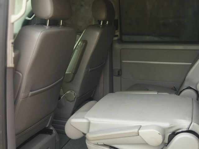 Сірий Фольксваген Мультиван, об'ємом двигуна 2.5 л та пробігом 328 тис. км за 12800 $, фото 7 на Automoto.ua