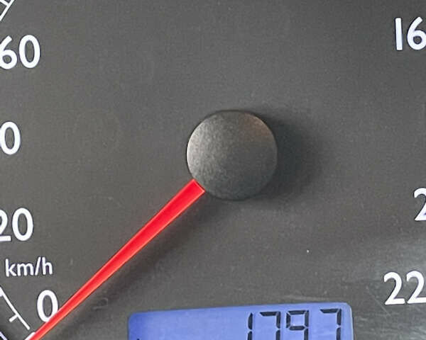 Серый Фольксваген Мультиван, объемом двигателя 1.98 л и пробегом 116 тыс. км за 14000 $, фото 25 на Automoto.ua