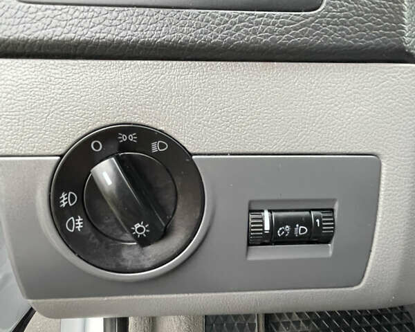 Серый Фольксваген Мультиван, объемом двигателя 1.98 л и пробегом 116 тыс. км за 14000 $, фото 24 на Automoto.ua