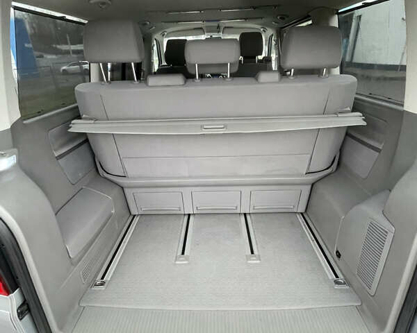 Серый Фольксваген Мультиван, объемом двигателя 1.98 л и пробегом 116 тыс. км за 14000 $, фото 14 на Automoto.ua