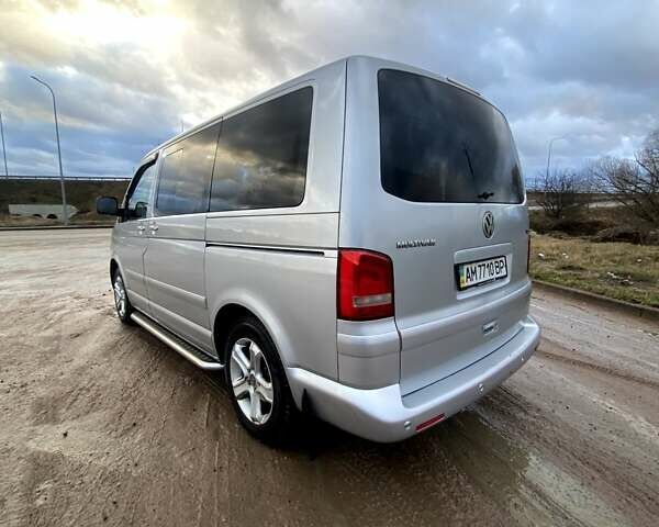 Серый Фольксваген Мультиван, объемом двигателя 2.46 л и пробегом 278 тыс. км за 10700 $, фото 19 на Automoto.ua