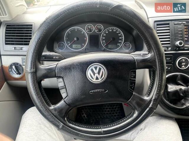 Серый Фольксваген Мультиван, объемом двигателя 2.46 л и пробегом 278 тыс. км за 10700 $, фото 25 на Automoto.ua