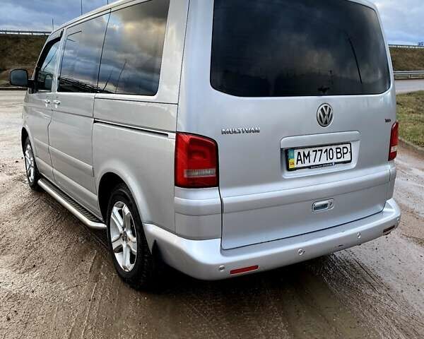 Серый Фольксваген Мультиван, объемом двигателя 2.46 л и пробегом 278 тыс. км за 10700 $, фото 18 на Automoto.ua