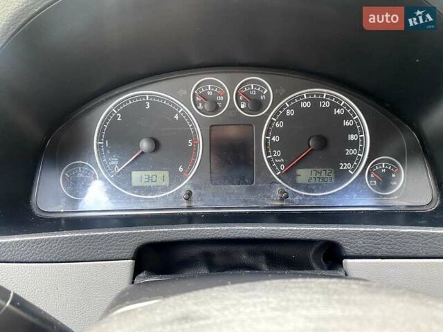 Серый Фольксваген Мультиван, объемом двигателя 2.46 л и пробегом 278 тыс. км за 10700 $, фото 10 на Automoto.ua