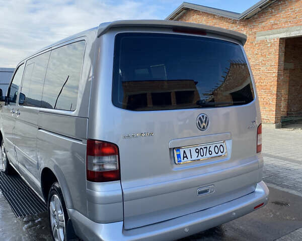 Серый Фольксваген Мультиван, объемом двигателя 2.46 л и пробегом 360 тыс. км за 13000 $, фото 10 на Automoto.ua