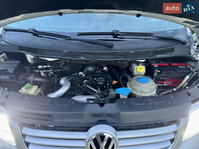 Сірий Фольксваген Мультиван, об'ємом двигуна 2.5 л та пробігом 357 тис. км за 13750 $, фото 24 на Automoto.ua