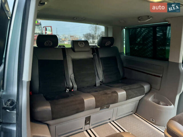 Сірий Фольксваген Мультиван, об'ємом двигуна 2.5 л та пробігом 357 тис. км за 13750 $, фото 12 на Automoto.ua