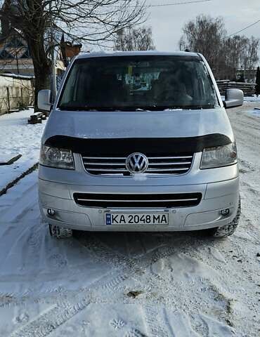 Сірий Фольксваген Мультиван, об'ємом двигуна 3.19 л та пробігом 320 тис. км за 13900 $, фото 1 на Automoto.ua