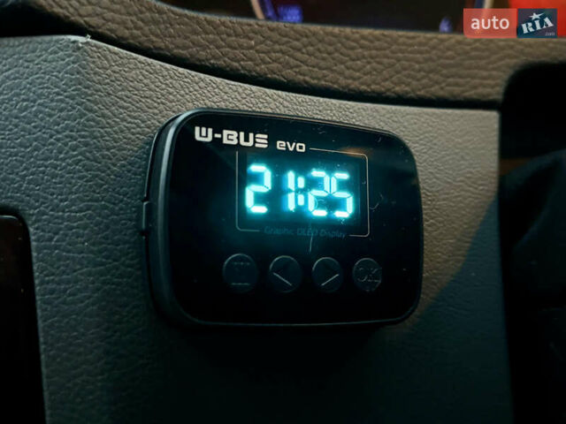 Сірий Фольксваген Мультиван, об'ємом двигуна 2.5 л та пробігом 357 тис. км за 13750 $, фото 21 на Automoto.ua