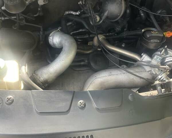 Серый Фольксваген Мультиван, объемом двигателя 2.5 л и пробегом 348 тыс. км за 11500 $, фото 15 на Automoto.ua