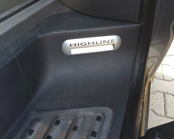 Сірий Фольксваген Мультиван, об'ємом двигуна 2.5 л та пробігом 170 тис. км за 16000 $, фото 12 на Automoto.ua