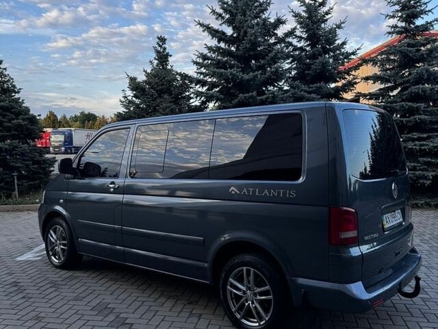 Сірий Фольксваген Мультиван, об'ємом двигуна 2.46 л та пробігом 385 тис. км за 12000 $, фото 8 на Automoto.ua