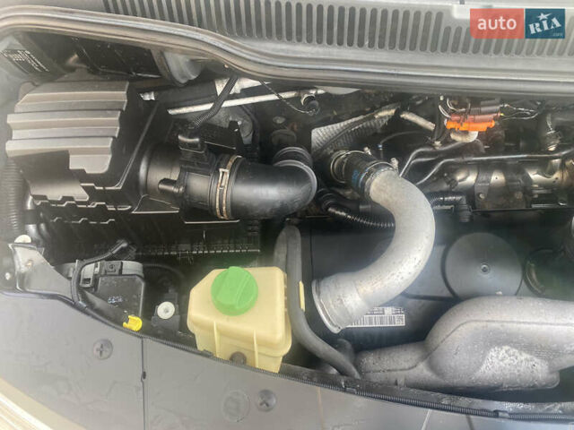 Сірий Фольксваген Мультиван, об'ємом двигуна 2.5 л та пробігом 280 тис. км за 15500 $, фото 34 на Automoto.ua