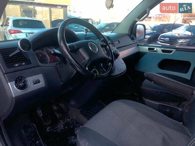 Серый Фольксваген Мультиван, объемом двигателя 2.46 л и пробегом 308 тыс. км за 12890 $, фото 17 на Automoto.ua