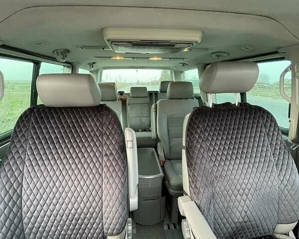 Сірий Фольксваген Мультиван, об'ємом двигуна 2.5 л та пробігом 500 тис. км за 10500 $, фото 6 на Automoto.ua