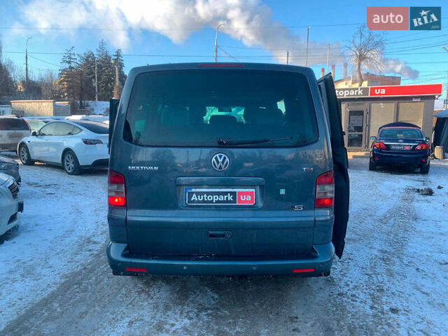 Серый Фольксваген Мультиван, объемом двигателя 2.46 л и пробегом 308 тыс. км за 12890 $, фото 11 на Automoto.ua