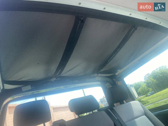 Сірий Фольксваген Мультиван, об'ємом двигуна 2.5 л та пробігом 280 тис. км за 15500 $, фото 23 на Automoto.ua