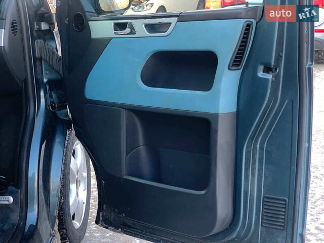 Серый Фольксваген Мультиван, объемом двигателя 2.46 л и пробегом 308 тыс. км за 12890 $, фото 12 на Automoto.ua