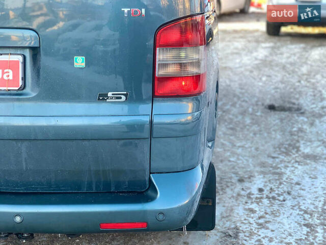 Серый Фольксваген Мультиван, объемом двигателя 2.46 л и пробегом 308 тыс. км за 12890 $, фото 27 на Automoto.ua