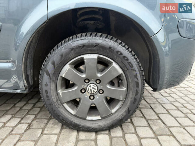 Сірий Фольксваген Мультиван, об'ємом двигуна 2.46 л та пробігом 322 тис. км за 16000 $, фото 15 на Automoto.ua