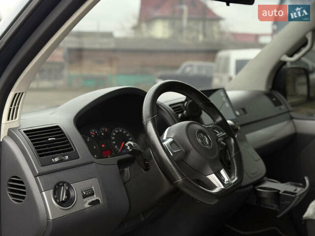 Сірий Фольксваген Мультиван, об'ємом двигуна 2.5 л та пробігом 320 тис. км за 13750 $, фото 6 на Automoto.ua