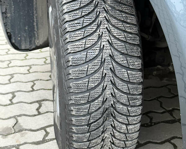 Сірий Фольксваген Мультиван, об'ємом двигуна 2.46 л та пробігом 322 тис. км за 16000 $, фото 16 на Automoto.ua