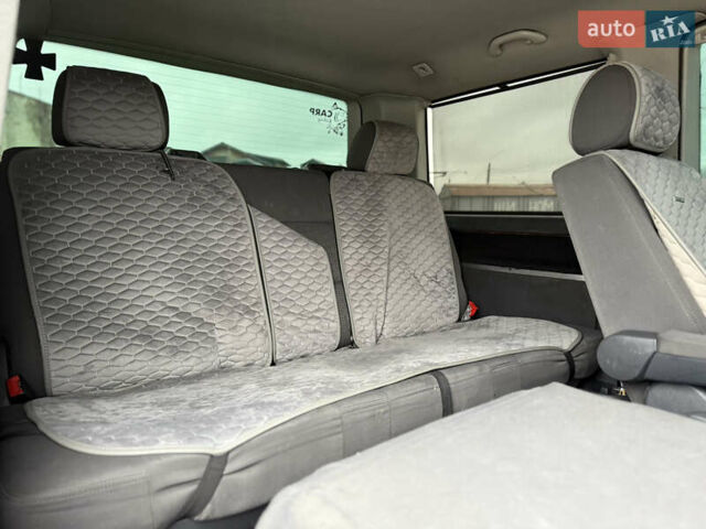 Сірий Фольксваген Мультиван, об'ємом двигуна 2.5 л та пробігом 320 тис. км за 13750 $, фото 13 на Automoto.ua