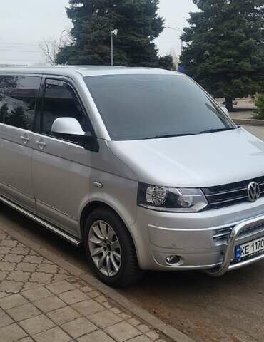 Серый Фольксваген Мультиван, объемом двигателя 2.5 л и пробегом 290 тыс. км за 6000 $, фото 7 на Automoto.ua