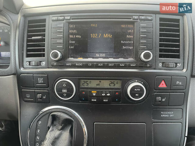 Сірий Фольксваген Мультиван, об'ємом двигуна 2.46 л та пробігом 257 тис. км за 12900 $, фото 17 на Automoto.ua