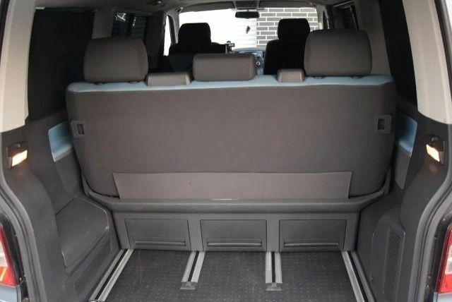 Сірий Фольксваген Мультиван, об'ємом двигуна 2.5 л та пробігом 230 тис. км за 7900 $, фото 8 на Automoto.ua