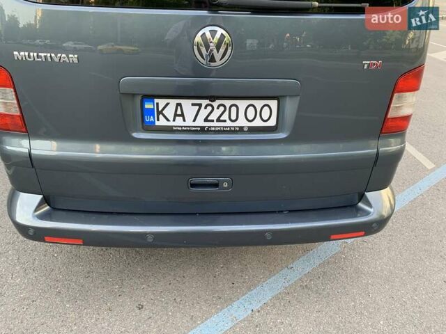 Сірий Фольксваген Мультиван, об'ємом двигуна 2.5 л та пробігом 192 тис. км за 17200 $, фото 8 на Automoto.ua