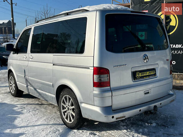 Серый Фольксваген Мультиван, объемом двигателя 2.46 л и пробегом 335 тыс. км за 10300 $, фото 4 на Automoto.ua